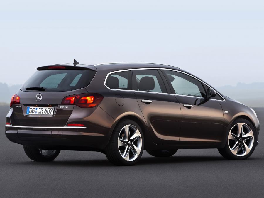  Opel Astra Sports Tourer 2012 года  (фото 2 из 17)